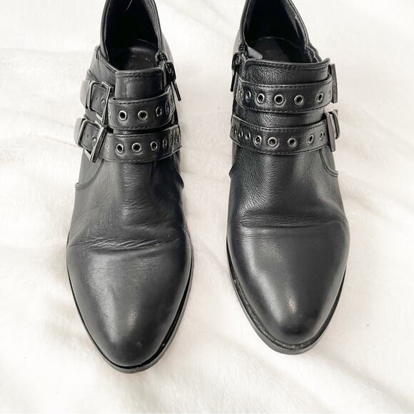 Vince Camuto Cosmika black buckle ankle booties size 7.5 boots leather - Picture 5 of 8